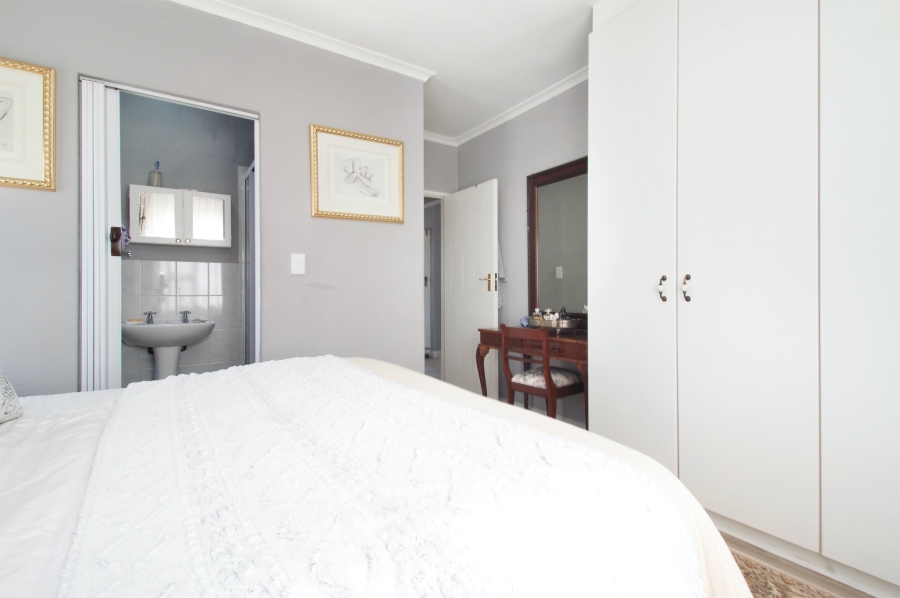 To Let 2 Bedroom Property for Rent in Capri Western Cape